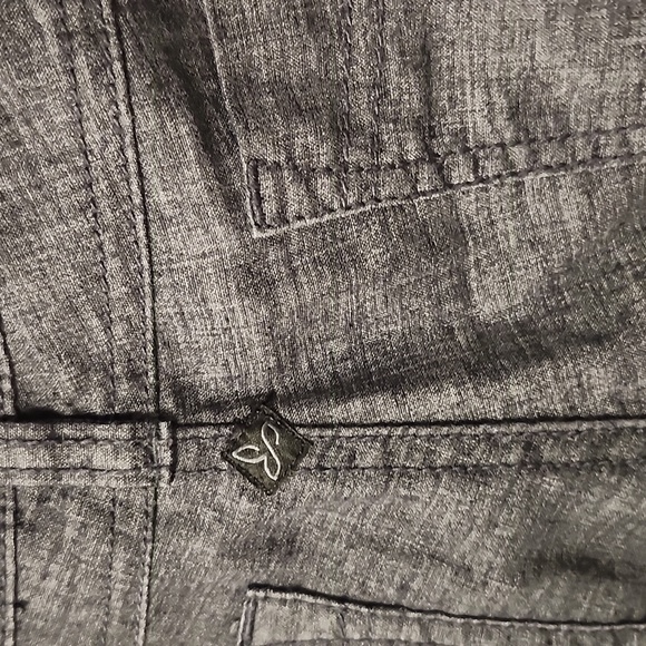 Prana Lizbeth grey zip and 3 button fly outdoor cropped capri pant size 4 - Picture 5 of 10